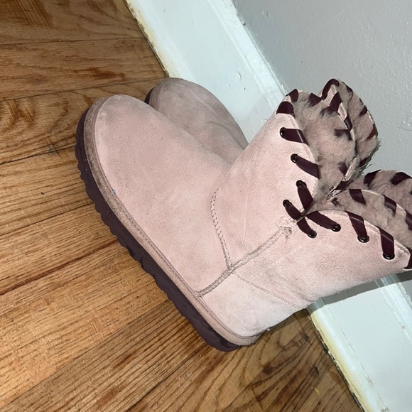 Aidah UGG Boots - Picture 1 of 2